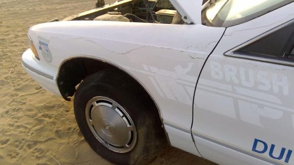 1991-1996 Chevy Caprice Driver Left Front Fender Oem White — photo 1