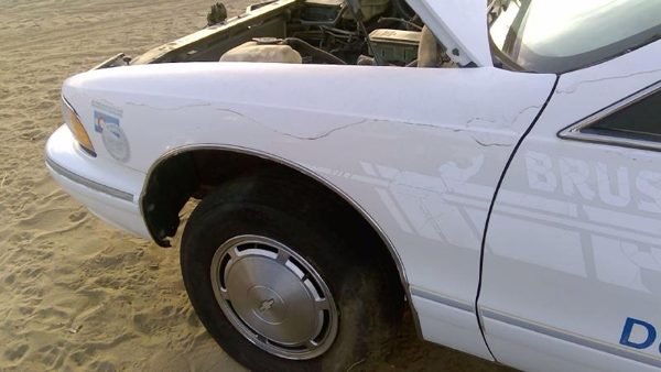 1991-1996 Chevy Caprice Driver Left Front Fender Oem White — photo 5
