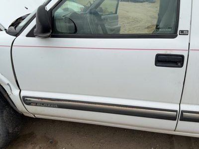 1998 Blazer S10/jimmy S15 Front Door LH White 50U