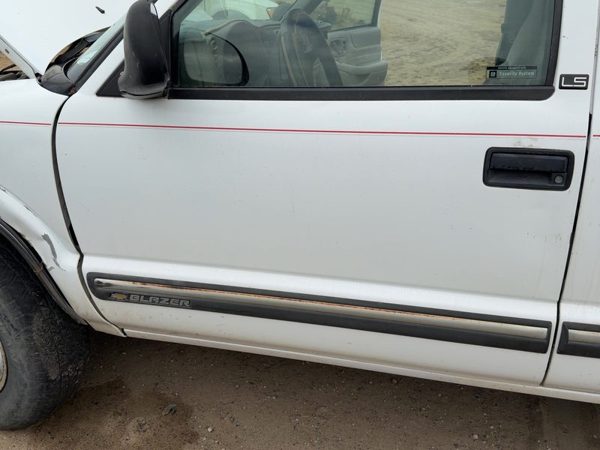 1998 Blazer S10/jimmy S15 Front Door LH White 50U — photo 4