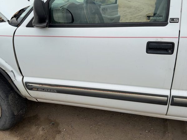 1998 Blazer S10/jimmy S15 Front Door LH White 50U — photo 3