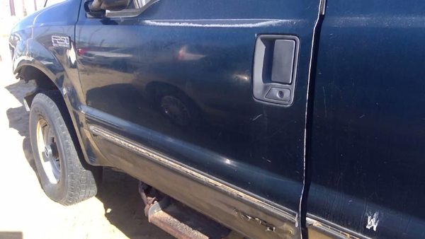 1999 Ford F250 Sd Pickup Front Door LH — photo 3