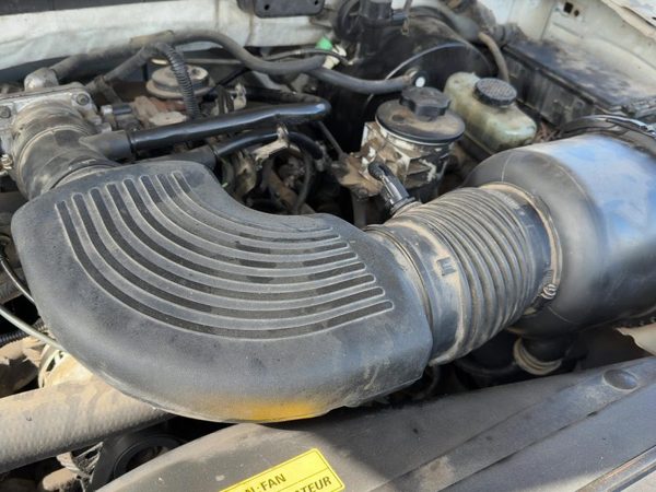 97-01 F150 Complete Air Intake Cleaner Filter Box Housing With Tube Oem 5.4L — photo 6