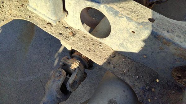 96 Isuzu Npr Front Section Of Rear Driveshaft With Carrier Bearing 4Bd2 3.9L At — photo 2