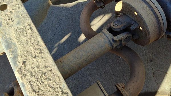 96 Isuzu Npr Front Section Of Rear Driveshaft With Carrier Bearing 4Bd2 3.9L At — photo 3