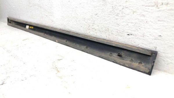 01-07 Volvo V70 Xc Driver Left Front Moulding From Door Oem Trim Strip Red 445 — photo 11