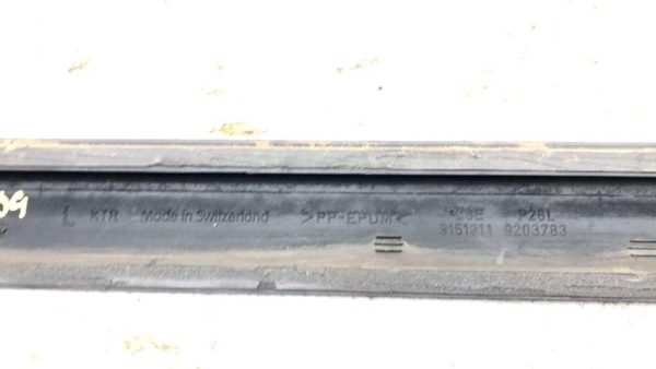 01-07 Volvo V70 Xc Driver Left Front Moulding From Door Oem Trim Strip Red 445 — photo 12