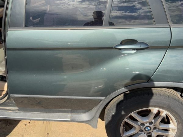 2006 BMW X5 Rear Door LH Highland Green A11 — photo 1