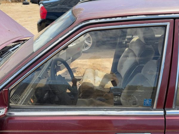 1985-1988 Nissan Maxima Driver Left Front Side Window Door Glass Oem 8030101E00 — photo 3