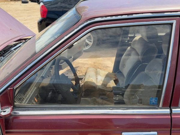 1985-1988 Nissan Maxima Driver Left Front Side Window Door Glass Oem 8030101E00 — photo 4