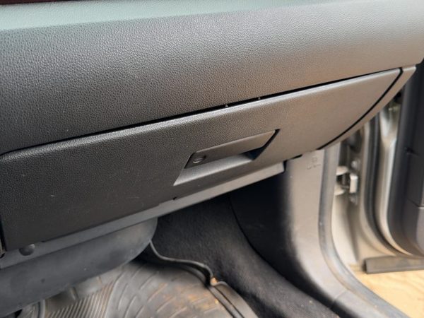 05-07 Ford Fivehundred Glove Box Assembly Complete Door With Latch Oem Black Hw — photo 4
