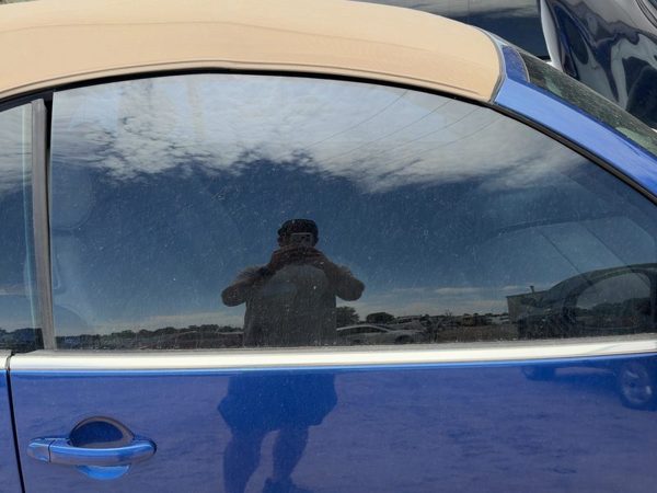 2004-2010 Passenger Right Front Side Window Door Glass Oem 1Y0845202A — photo 1
