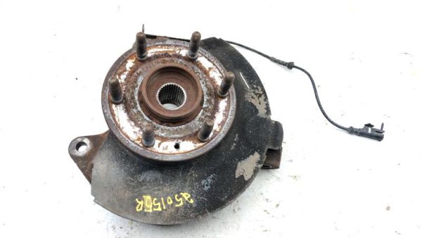 07-14 Chevy Tahoe Passenger Right Front Spindle Steering Knuckle With Wheel Hub — photo 1