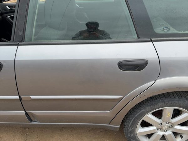 2009 Subaru Legacy Rear Door LH Silver Slq — photo 1