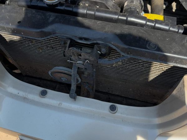 2001-2003 Hyundai Elantra Hood Latch Assembly With Bracket Oem 641002D011 — photo 3