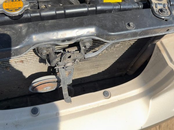 2001-2003 Hyundai Elantra Hood Latch Assembly With Bracket Oem 641002D011 — photo 7