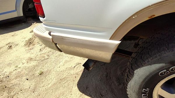 1991-1994 Ford Explorer Passenger Right Rear Moulding On Quarter Panel Oem White — photo 1