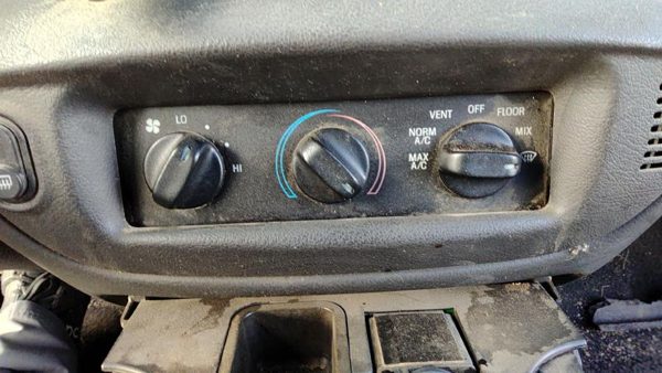 1998-2011 Ford Crown Vic Temperature Control Module In Dash Heater Ac Head Unit — photo 3