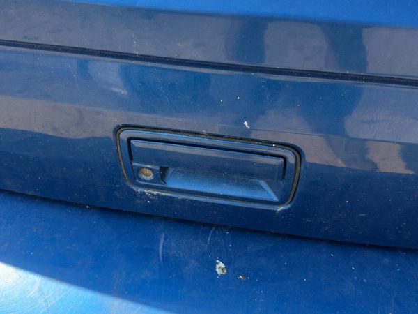 2002-2007 Saturn Vue Redline Rear Hatch Handle Release Liftgate OEM — photo 2