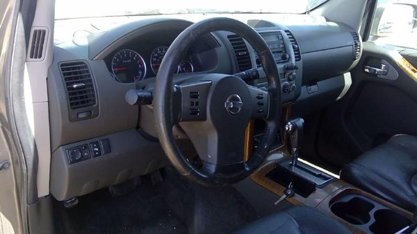 2005 Nissan Pathfinder — vehicle photo 5