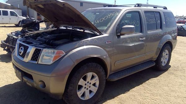 2005 Nissan Pathfinder — vehicle photo 4