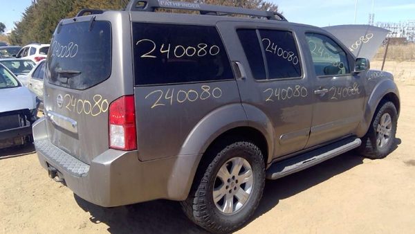2005 Nissan Pathfinder — vehicle photo 8