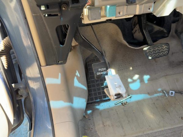 2005 Toyota Prius Parking Brake Pedal Assembly Oem Complete Emergency Unit — photo 2