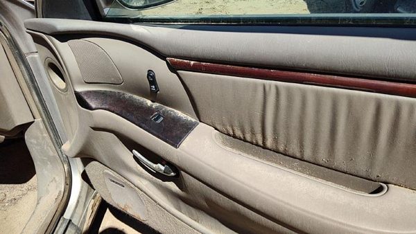 1997-03 Park Ave Ultra Passenger Right Front Inside Door Trim Panel Only Tan 562 — photo 4