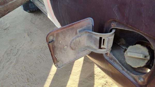 73-91 Gmc Sierra C3500 Fuel Tank Door With Hinge Gas Lid Oem Filler Brown — photo 5