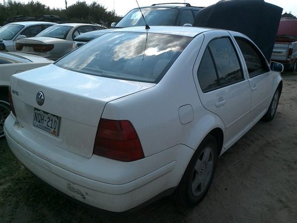 2000 Volkswagen Jetta — vehicle photo 4