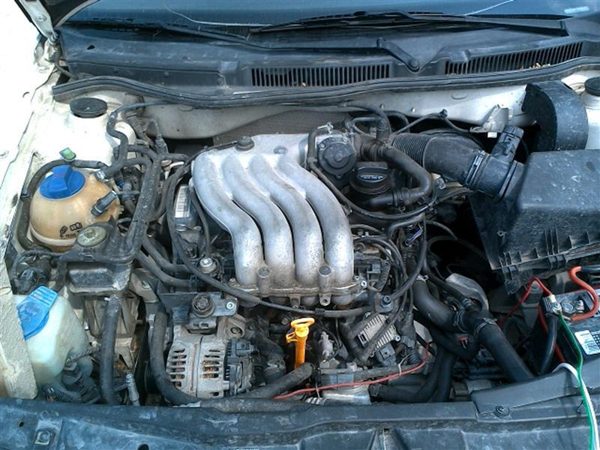 2000 Volkswagen Jetta — vehicle photo 2
