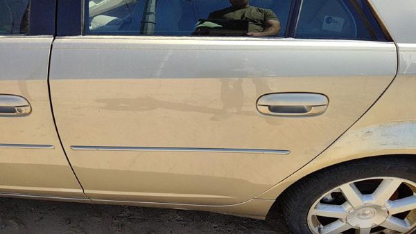 2005 Cadillac CTS Rear Door LH Sand Storm 61U — photo 2
