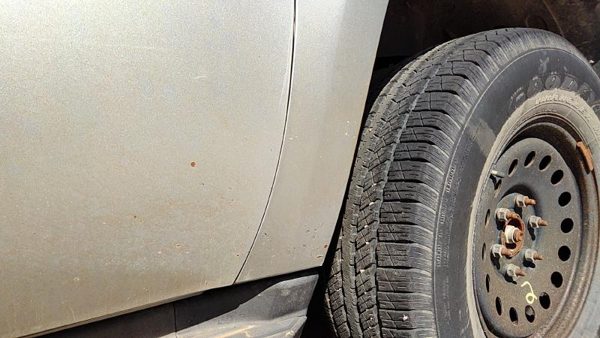 2007-2014 Chevy Tahoe Silver Passenger Right Front Fender Oem U726s Light Hail — photo 4