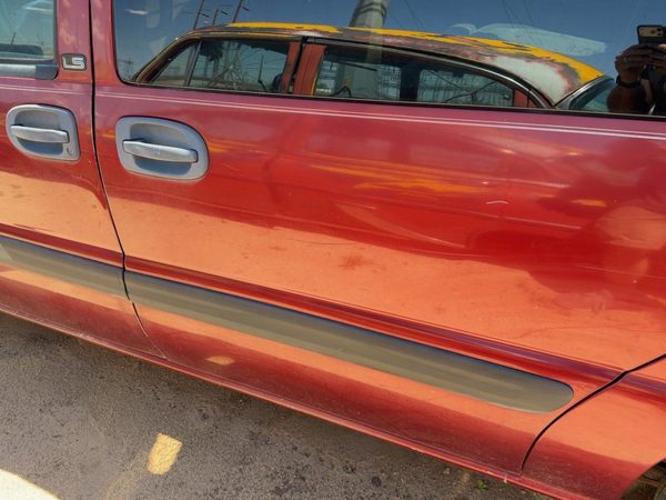 2003 Chevy Venture Rear Door LH Redfire 72U — photo 2