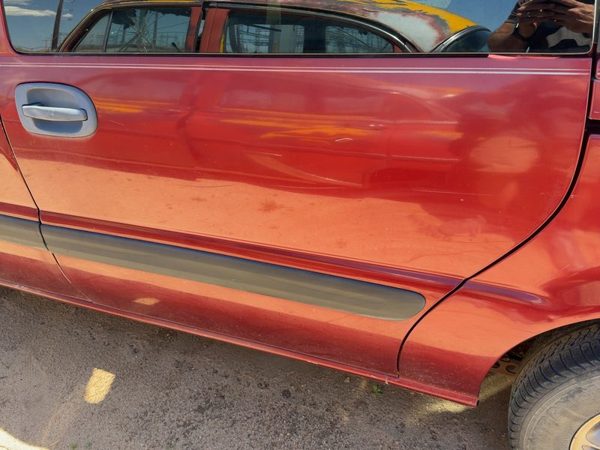 2003 Chevy Venture Rear Door LH Redfire 72U — photo 3