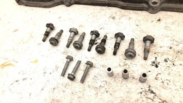 2006 Toyota Highlander Left Valve Cover OEM 3.3L 112020A051 — photo 4