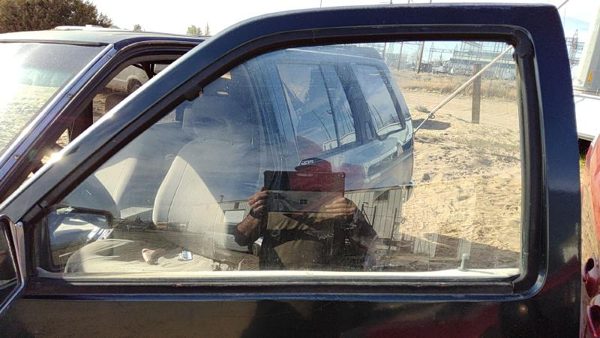 1987-1995 Nissan Pathfinder Driver Left Front Side Window Door Glass Oem — photo 2