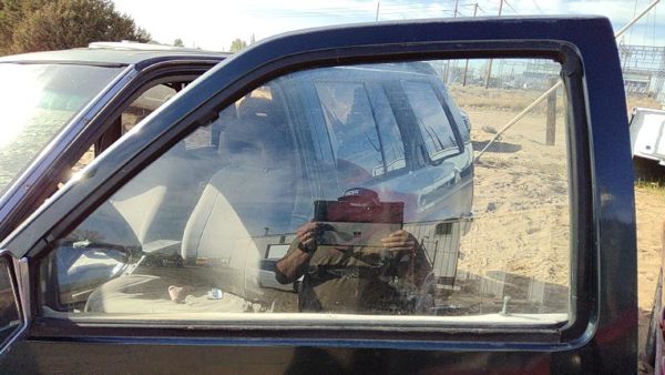 1987-1995 Nissan Pathfinder Driver Left Front Side Window Door Glass Oem — photo 3