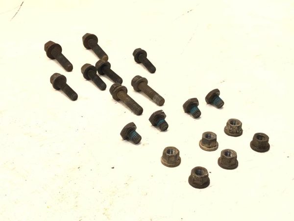 05-06 Liberty Set Bolts For Transmission Bellhousing Hardware Factory 3.7L 4X4 — photo 5