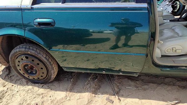 1999 Cadillac Seville Rear Door RH Green — photo 1