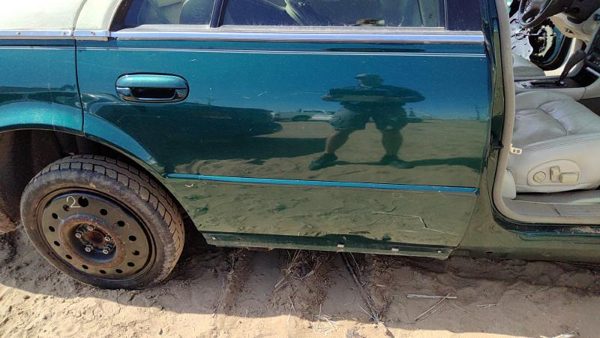 1999 Cadillac Seville Rear Door RH Green — photo 2