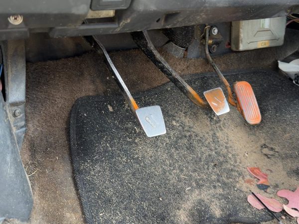 1987-1988 Toyota FX Complete Clutch and Brake Pedal Assembly OEM Manual — photo 4