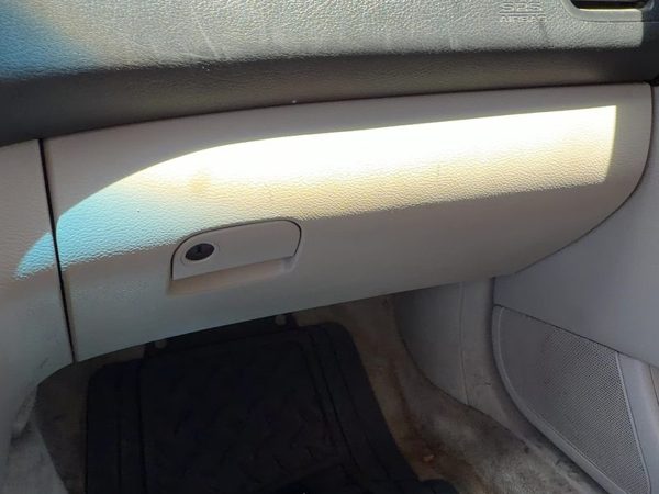 06-07 Legacy Outback Glove Box Assembly Complete Door With Latch Oem Taupe Tau — photo 3