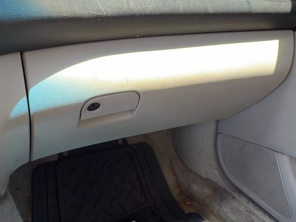 06-07 Legacy Outback Glove Box Assembly Complete Door With Latch Oem Taupe Tau — photo 4