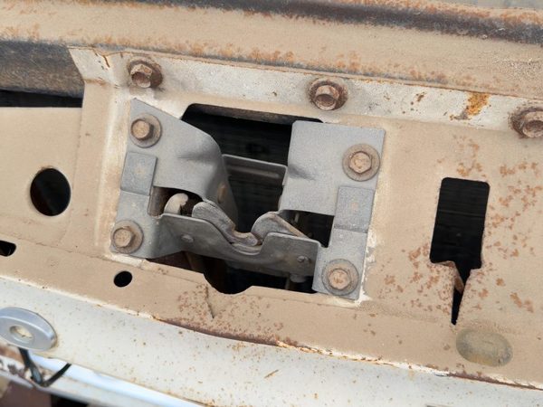 1967-1972 Ford F350 Hood Latch Assembly With Bracket Oem C7Tz16138B — photo 4