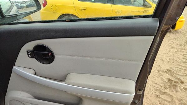 06-09 Chevy Equinox Passenger Right Front Door Trim Panel With Switches Gray 142 — photo 4