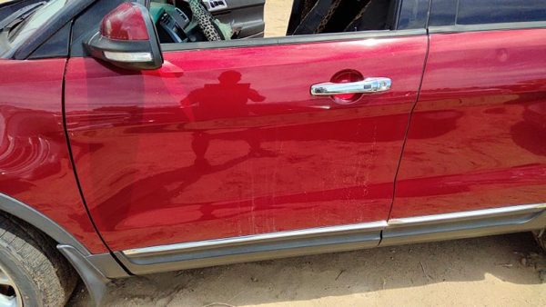2014 Ford Explorer Front Door LH Ruby Red Rr — photo 3