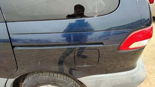 98-03 Toyota Sienna Driver Left Rear Moulding Roller Cover Oem Blue 8Q0 — photo 2