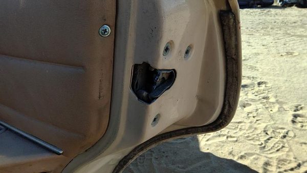 1984-1987 Ford Tempo Passenger Right Rear Door Latch With Rods/Cables Oem Back — photo 2