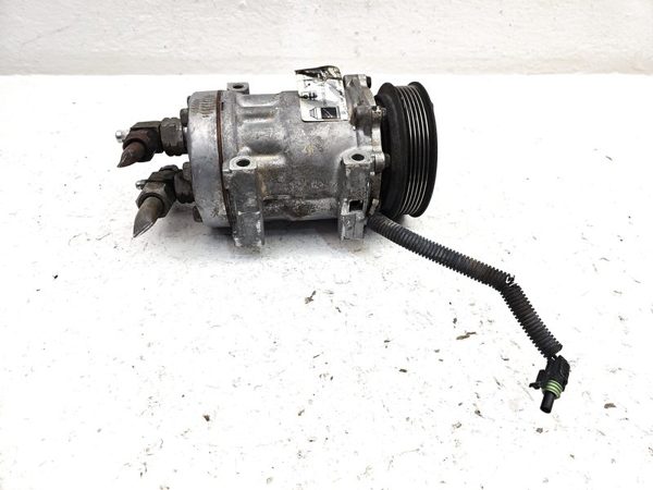 1991-1994 Jeep Cherokee Ac Compressor Air Conditioner Pump Assembly Oem 4.0L — photo 1